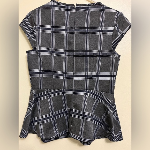 New York & Company Gray Plaid Top Size S - Picture 5 of 7